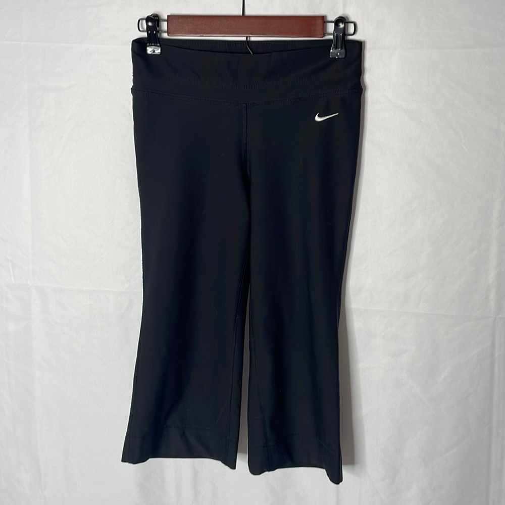 Nike capri flare leggings